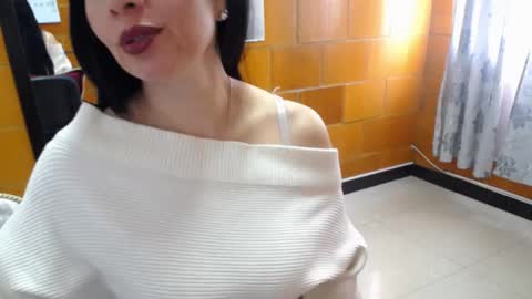 Charlotte online show from December 19, 2025, 2:02 pm