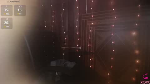 Snapshot of charlotte_vanillefraise chatting on January 9, 2025, 2:22 am charlotte lepiaf online show from January 9, 2025, 2:22 am