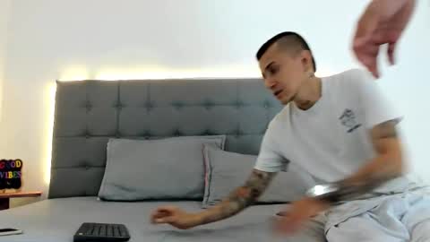 Snapshot of charlotteandsimon chatting on October 6, 2025, 11:51 am charlotteandsimon online show from October 6, 2025, 11:51 am