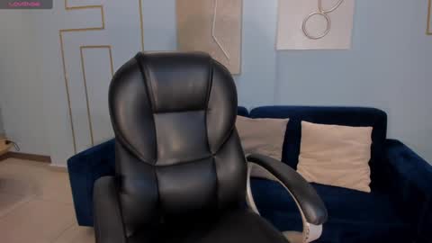Snapshot of charlottecox_ chatting on December 18, 2024, 10:51 am Charlotte online show from December 18, 2024, 10:51 am