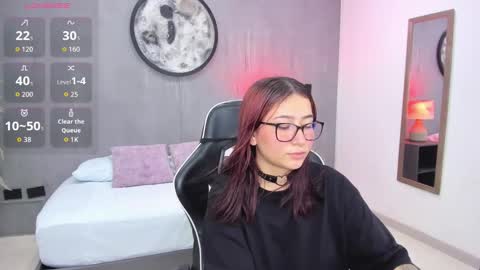 Snapshot of charlottee27_ chatting on February 13, 2026, 2:29 am Charlottee online show from February 13, 2026, 2:29 am