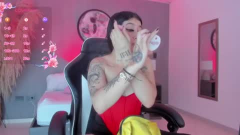 Snapshot of charlottee27_ chatting on June 27, 2026, 2:27 am Charlottee online show from June 27, 2026, 2:27 am