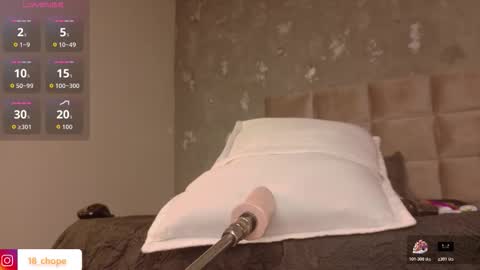 Charlotte  online show from November 5, 2025, 2:06 pm