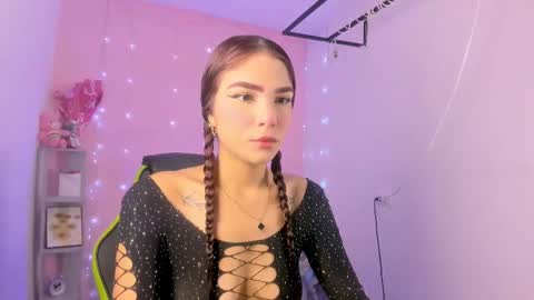 charlotteee online show from October 6, 2025, 3:59 am