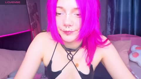 charlotteharuko online show from April 15, 2026, 3:35 am