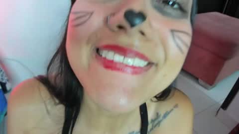 charlottekiss99 online show from May 22, 2026, 2:44 pm