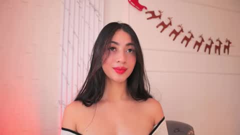 Lauren Rus online show from December 19, 2025, 12:45 pm