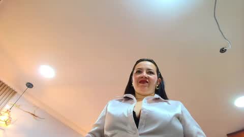 Charlotte  Schmidt online show from May 5, 2026, 11:40 am