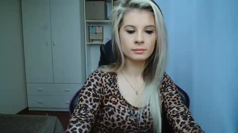 Snapshot of charlottexgold chatting on May 19, 2026, 6:20 am CharlotteXGold online show from May 19, 2026, 6:20 am