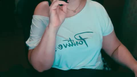 Snapshot of charlottextasty chatting on October 24, 2025, 11:06 am CharlotteXTasty online show from October 24, 2025, 11:06 am