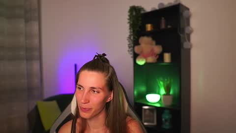 Charlott online show from September 8, 2025, 6:18 pm