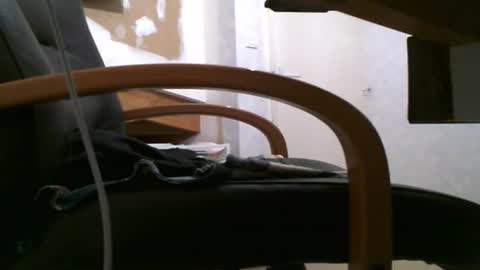 charly052 online show from December 1, 2025, 4:23 pm