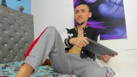 Snapshot of charly_fenix chatting on October 31, 2025, 1:06 am Charly online show from October 31, 2025, 1:06 am