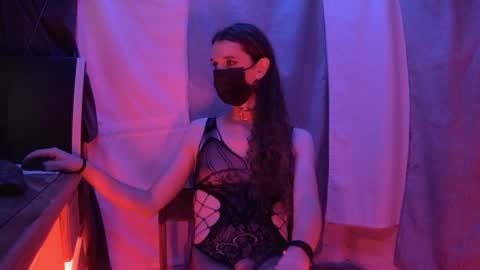 Snapshot of charlydestroyer chatting on February 4, 2026, 1:44 am charly dest online show from February 4, 2026, 1:44 am