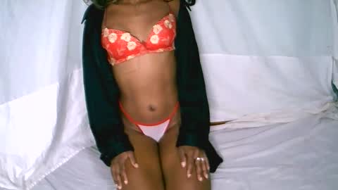 charmantegirl007 online show from September 12, 2025, 3:17 am