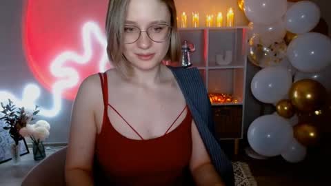Michelle  online show from December 7, 2024, 1:03 am