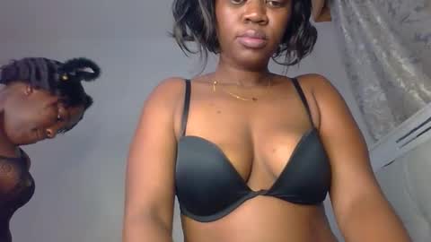 charming_kittie online show from September 12, 2025, 12:22 am