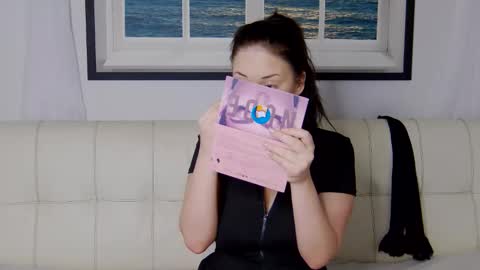 Snapshot of charming_lolla chatting on October 31, 2025, 3:18 am charming_lolla online show from October 31, 2025, 3:18 am