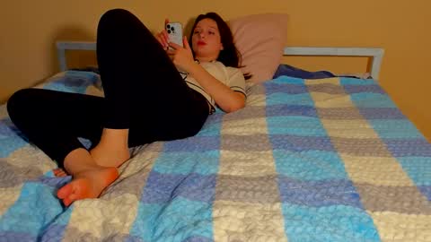 katie online show from October 25, 2025, 5:51 pm