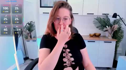 Snapshot of charmygrace chatting on February 26, 2026, 12:04 pm Grace online show from February 26, 2026, 12:04 pm