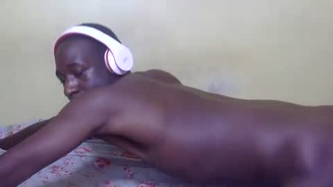 Snapshot of charmzboy chatting on October 3, 2025, 9:01 pm charmzboy online show from October 3, 2025, 9:01 pm