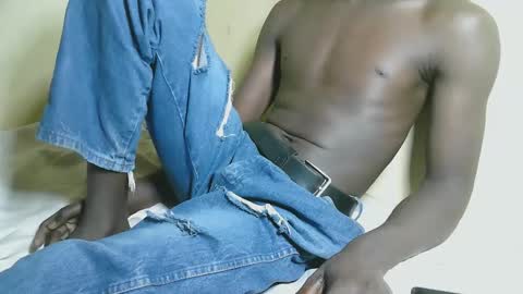 Snapshot of charmzboy chatting on October 16, 2025, 10:05 am charmzboy online show from October 16, 2025, 10:05 am