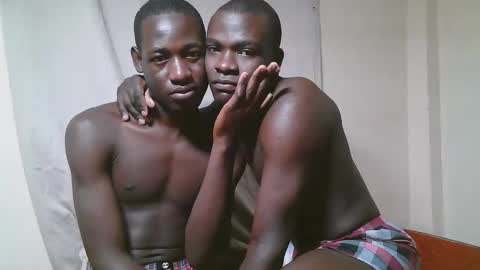 Snapshot of charmzboy chatting on November 6, 2025, 2:29 pm charmzboy online show from November 6, 2025, 2:29 pm