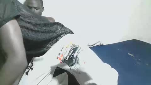 Snapshot of charmzboy chatting on November 18, 2025, 2:43 pm charmzboy online show from November 18, 2025, 2:43 pm