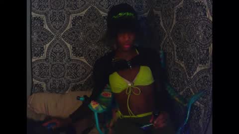 Snapshot of charr1barr chatting on January 25, 2025, 11:32 pm Miss Chocolate online show from January 25, 2025, 11:32 pm