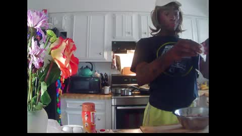 Snapshot of charr1barr chatting on February 11, 2025, 10:28 pm Miss Chocolate online show from February 11, 2025, 10:28 pm