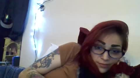 chas1989estelle online show from February 8, 2026, 3:43 am