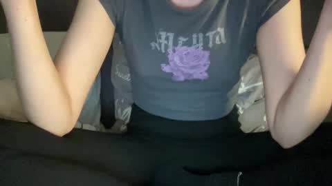 Vicky online show from November 6, 2025, 6:42 pm