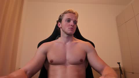 Snapshot of chasereed_ chatting on May 11, 2026, 7:33 pm Chase Reed online show from May 11, 2026, 7:33 pm