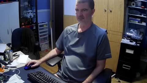 wanaBeYourToy online show from December 19, 2025, 1:07 pm