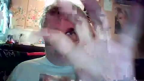 Snapshot of chatboxlee chatting on August 2, 2026, 12:03 pm chatboxlee online show from August 2, 2026, 12:03 pm