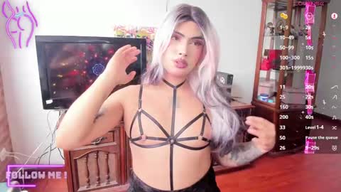 Sophie  online show from February 6, 2025, 4:36 pm