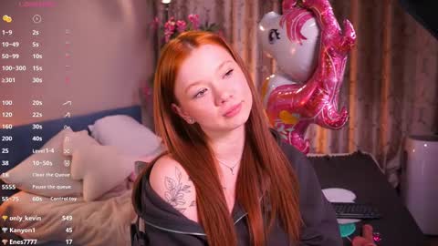 Em online show from February 18, 2025, 6:37 pm