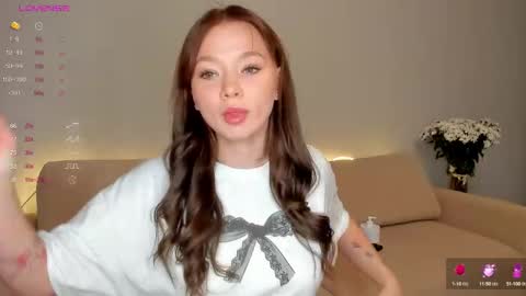 Em online show from October 7, 2025, 4:37 pm