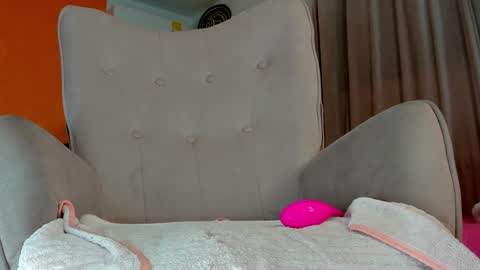 Snapshot of chaybell_ chatting on December 2, 2024, 6:30 am Chay online show from December 2, 2024, 6:30 am