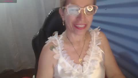 CHAYLA VICTORIA RUIZ  online show from May 3, 2026, 12:55 pm