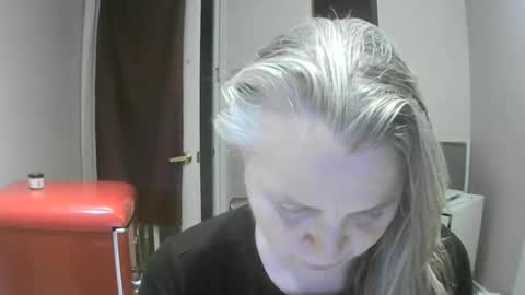 Snapshot of chealsiek chatting on October 3, 2025, 1:02 am chealsiek online show from October 3, 2025, 1:02 am