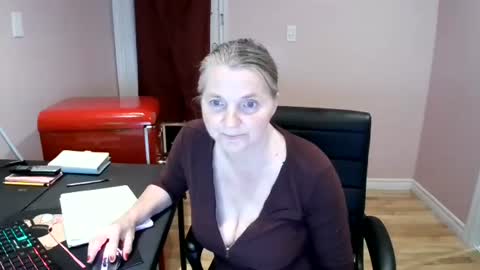 Snapshot of chealsiek chatting on October 22, 2025, 11:59 pm chealsiek online show from October 22, 2025, 11:59 pm