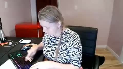 Snapshot of chealsiek chatting on October 26, 2025, 1:00 am chealsiek online show from October 26, 2025, 1:00 am