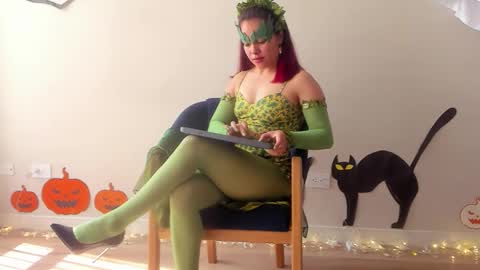 Regina Phalange online show from October 27, 2025, 6:45 pm