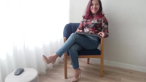 Regina Phalange online show from November 11, 2025, 5:13 pm