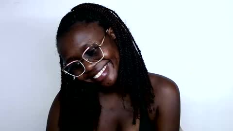 Snapshot of cheeky_charms chatting on October 22, 2025, 9:47 pm cheeky_charms online show from October 22, 2025, 9:47 pm