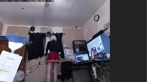 cheerleader_crossdresser online show from May 7, 2026, 7:25 am