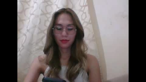 chelly4u69 online show from March 6, 2025, 1:35 pm