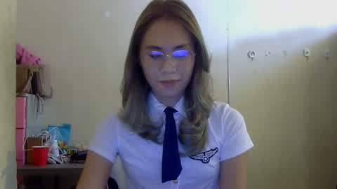 Snapshot of chelly4u69 chatting on September 18, 2025, 4:47 am chelly4u69 online show from September 18, 2025, 4:47 am