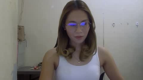 Snapshot of chelly4u69 chatting on October 22, 2025, 4:02 am chelly4u69 online show from October 22, 2025, 4:02 am